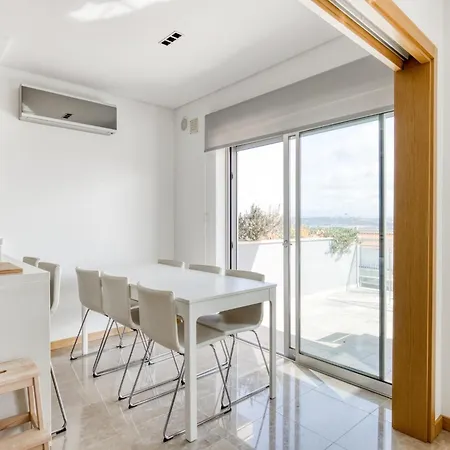 Modern With Pool And Barbecue بيت للعطل *