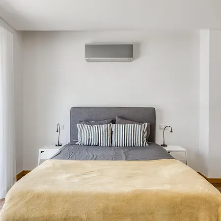 Modern With Pool And Barbecue بيت للعطل