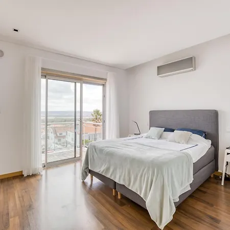 Modern With Pool And Barbecue بيت للعطل *