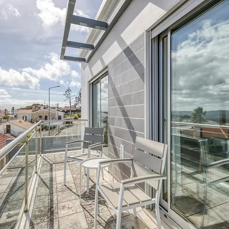 Modern With Pool And Barbecue بيت للعطل Salir de Porto