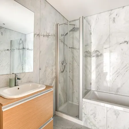 Modern With Pool And Barbecue بيت للعطل