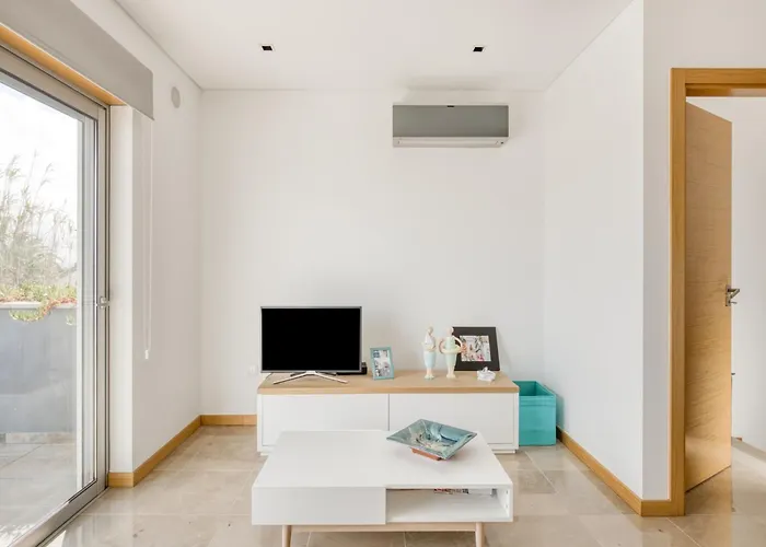 Dom wakacyjny Modern With Pool And Barbecue *