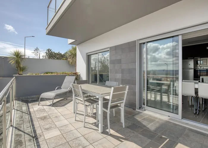 Dom wakacyjny Modern With Pool And Barbecue