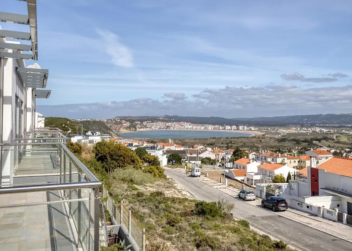 Dom wakacyjny Modern With Pool And Barbecue Salir de Porto