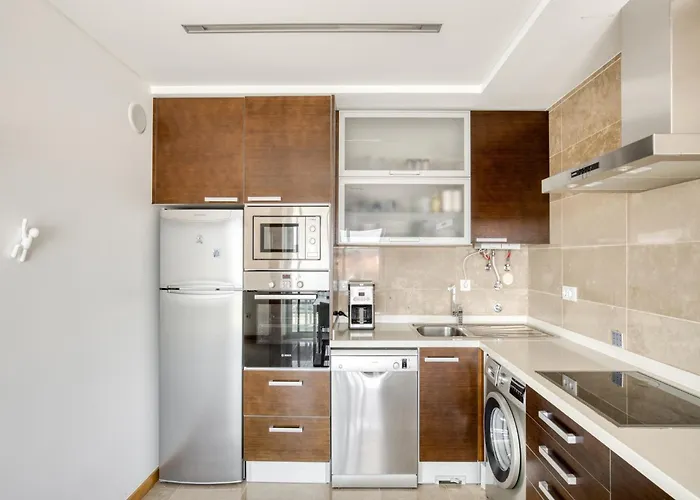 Dom wakacyjny Modern With Pool And Barbecue