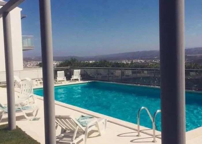 Modern With Pool And Barbecue Dom wakacyjny Salir de Porto