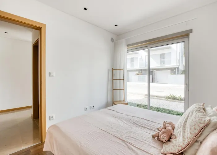 Dom wakacyjny Modern With Pool And Barbecue