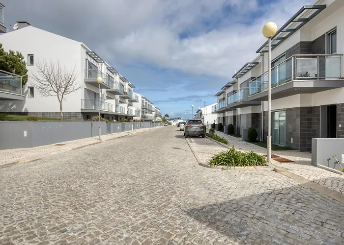 Modern With Pool And Barbecue * Salir de Porto