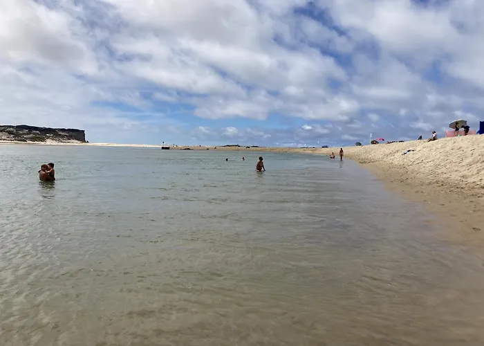 Dom wakacyjny Modern With Pool And Barbecue Salir de Porto