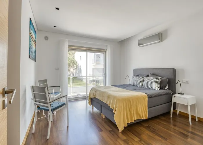 Modern With Pool And Barbecue * Salir de Porto